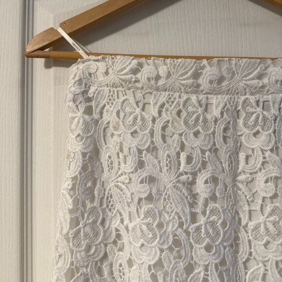⭐️$5, spend over $20 - Forever 21 white floral lace pencil skirt - Picture 2 of 15